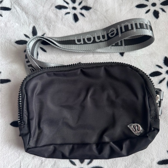 lululemon athletica Handbags - New Without Tags Lululemon Black Crossbody/Belt Bag